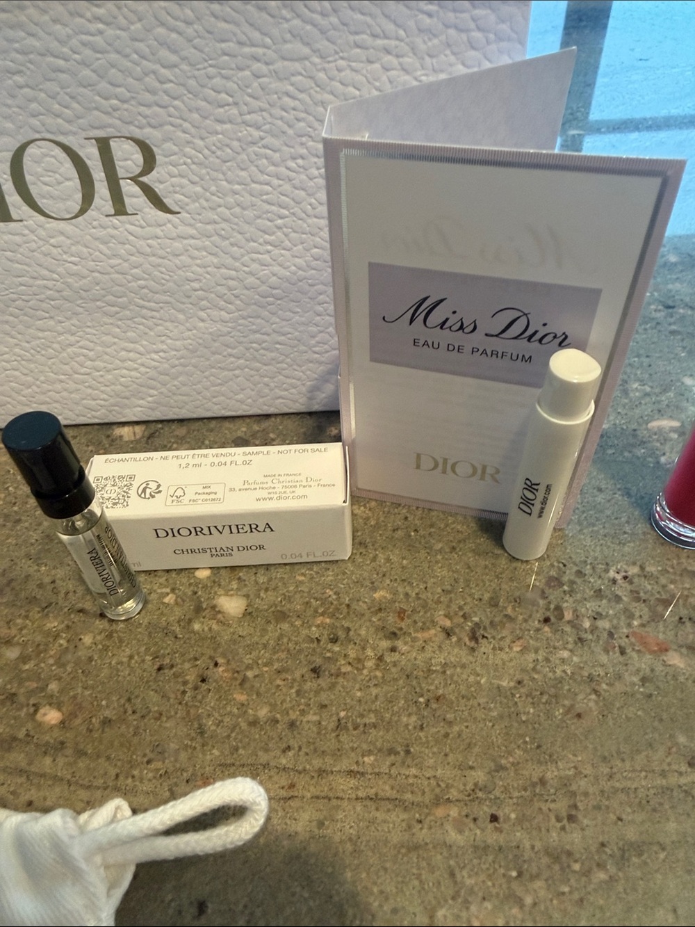 Dior paper bag + Dior Pouch, Byredo, diptyque, charlotte Tilbury, Revive RX - Picture 3 of 6
